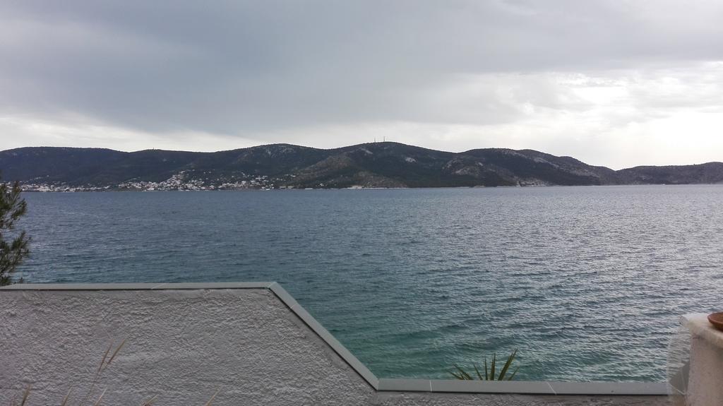 Wavedance Accommodation Саламис Екстериор снимка